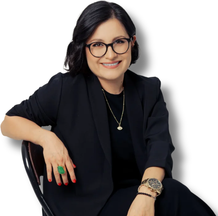 Vivi Morales Villa en la conferencia Mujeres Referentes, sobre liderazgo femenino con autoridad y visión estratégica en el mundo corporativo.